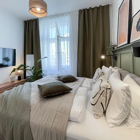 Turnkey I Angelo Roma Apartment Prag